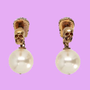 Cettire - Alexander McQueen Pavé Skull Detailed Earrings